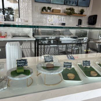 Bake & Che - Cute display - Desserts Near Me - Westminster, California