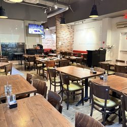 Garden Bistro - Roomy seating