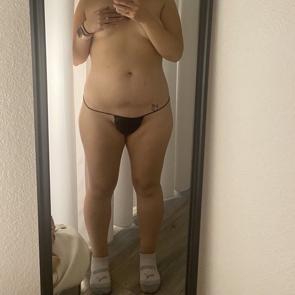 3rd pic: ahh I just love it. It's the thinnest I've been, you can see my curves now