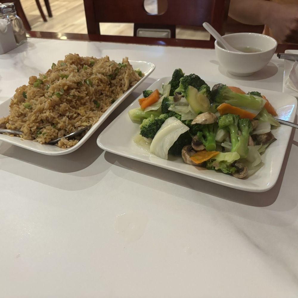 Bamboo House - House special fried rice and Mixed Vegetable - Noodles Near Me - Humble, Texas