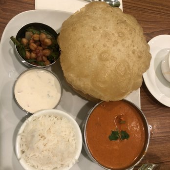Aahaar an Indian Eatery - Butter Chicken with poori bread, lunch - Indian Near Me - Snoqualmie, Washington Aahaar an Indian Eatery - Butter Chicken with poori bread, lunch - Indian Near Me - Snoqualmie, Washington