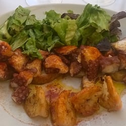 Taberna de la Cuarta Esquina - Ensalada de pulpo con langostinos