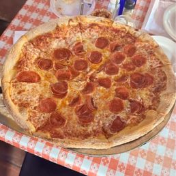 Medium pep pizza. Medium pep pizza.
