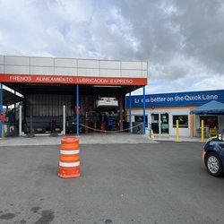 Quick Lane Tire & Auto Center - Exterior derecho
