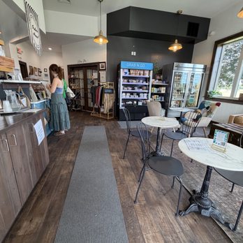 Healing Grounds Cafe & Juicery - Interior - Cafes Near Me - Salem, Wisconsin Healing Grounds Cafe & Juicery - Interior - Cafes Near Me - Salem, Wisconsin