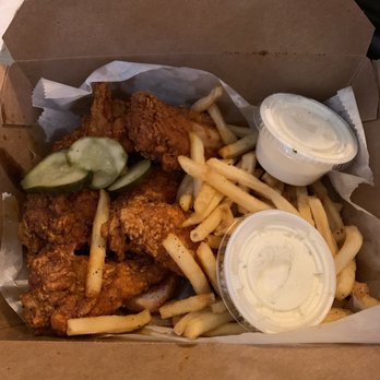 Eugene's Hot Chicken - Chicken wings and fries - Food Trucks Near Me - Birmingham, Alabama