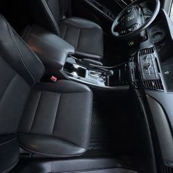Reyes Mobile Detailing - Shining interior