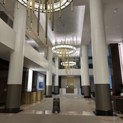 Kelly's Beauty - Lobby area to get up to Kelly's suite