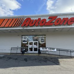 Autozone - Front of the store