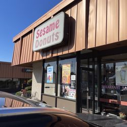 Sesame Donuts - Portland - Outside