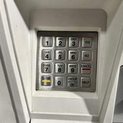 Peekskill Shell - Clean keypad at the pumps