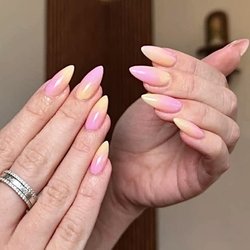 Gloss Nail Spa