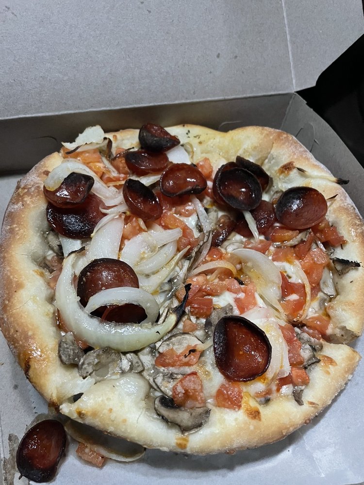 LAPORTA’S PIZZERIA Updated November 2024 53 Photos & 70 Reviews