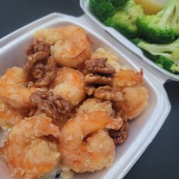 Crispy Shrimp with Honey Walnuts Crispy Shrimp with Honey Walnuts