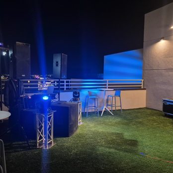 Volaré Rooftop Bar - DJ - Bars Near Me - Albuquerque, New Mexico