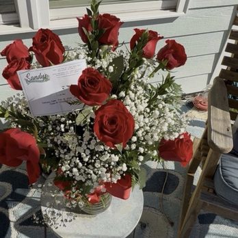 Sandy’s Flower Shoppe - Dozen standard roses - Florists Near Me - Beaufort, North Carolina Sandy’s Flower Shoppe - Dozen standard roses - Florists Near Me - Beaufort, North Carolina