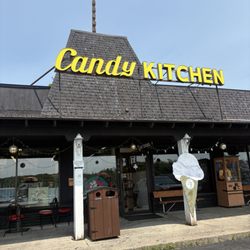 Kernel Popcorn's Factory - Candy Kitchen