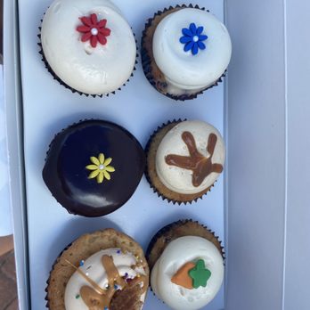 Georgetown Cupcake - Cupcakes Near Me - Washington, DC, District of Columbia