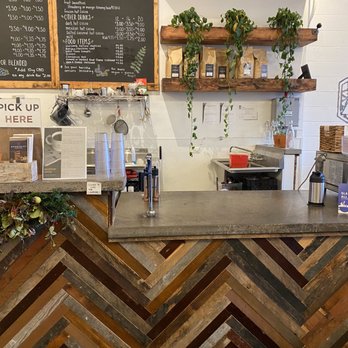 Brewpoint Craft Elmhurst - Counter - Coffee & Tea Near Me - Elmhurst, Illinois Brewpoint Craft Elmhurst - Counter - Coffee & Tea Near Me - Elmhurst, Illinois
