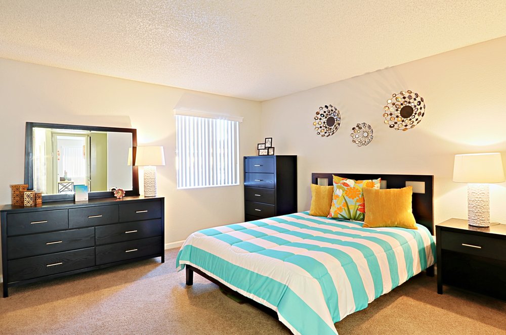 Sierra Pines Apartments - property management company in Phoenix, AZ