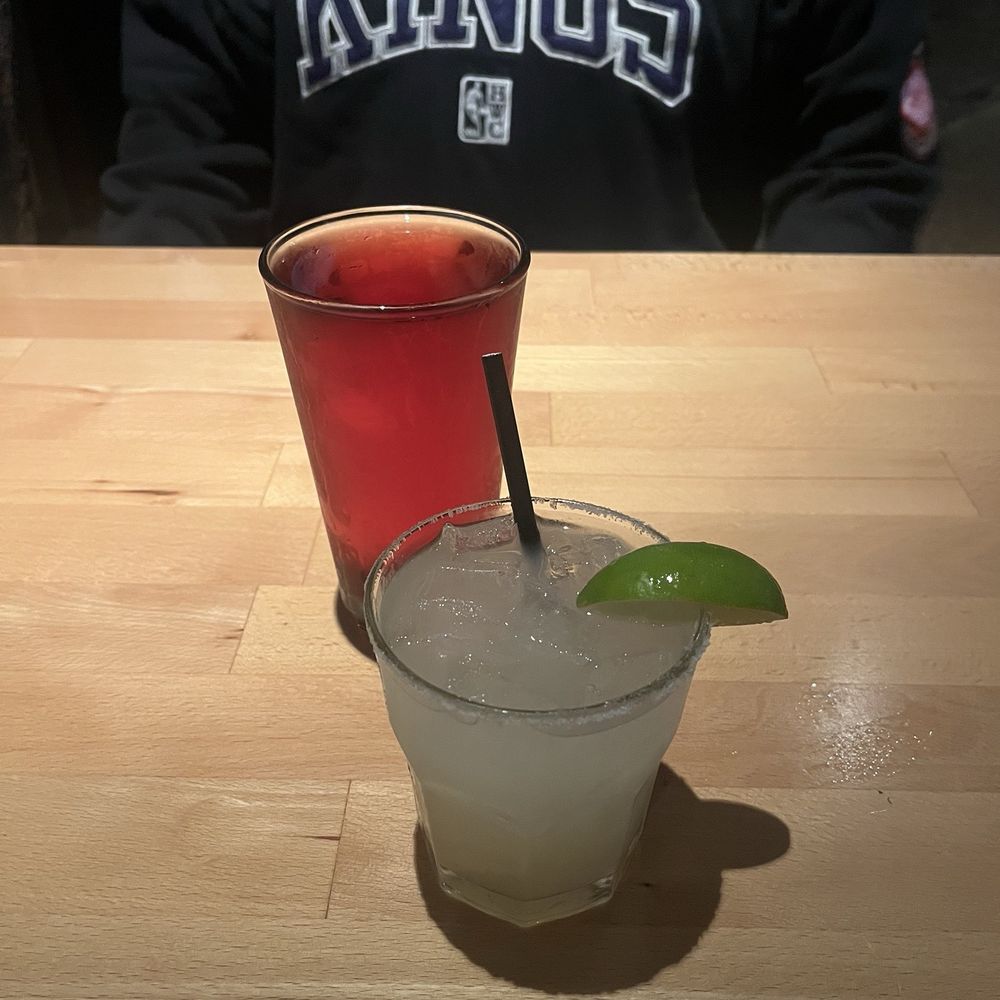 Dinner drinks! Dinner drinks!