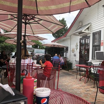 Olde Tyme Grocery - Patio area - Grocery Near Me - Lafayette, Louisiana Olde Tyme Grocery - Patio area - Grocery Near Me - Lafayette, Louisiana