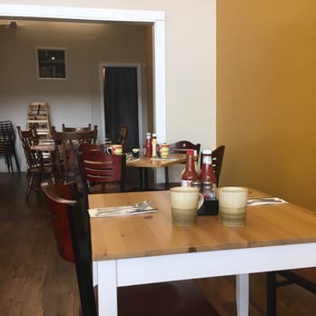 Main Kitchen Cafe - New American Near Me - Granada Hills, California Main Kitchen Cafe - New American Near Me - Granada Hills, California