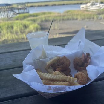 Fillin Station - Shrimp basket - Dive Bars Near Me - Beaufort, South Carolina Fillin Station - Shrimp basket - Dive Bars Near Me - Beaufort, South Carolina