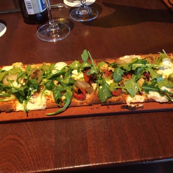 Seasons 52 - Garlic pesto chicken flatbread - New American Near Me - Sarasota, Florida Seasons 52 - Garlic pesto chicken flatbread - New American Near Me - Sarasota, Florida
