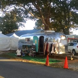 Brasleton Antique and Artisan Festival - Getting an early start while some vendors are still setting up.