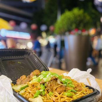 The Chow Mein Guy - Delicious, Bandit Chow Mein dish we got - Noodles Near Me - Los Angeles, California