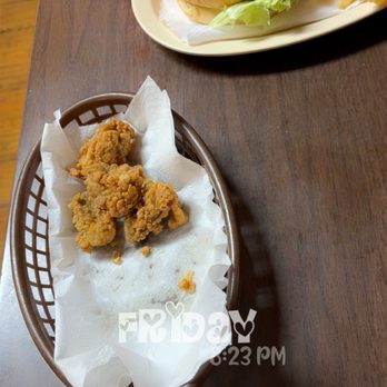Ray's Millpond Cafe - A half dozen Fried Oysters appetizer - Seafood Near Me - Ray City, Georgia