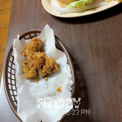 Ray's Millpond Cafe - A half dozen Fried Oysters appetizer
