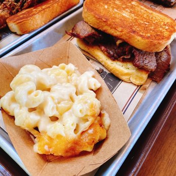 Regal Eagle Smokehouse: Craft Drafts & Barbecue - Brisket sandwich with Mac and cheese - Barbeque Near Me - Lake Buena Vista, Florida
