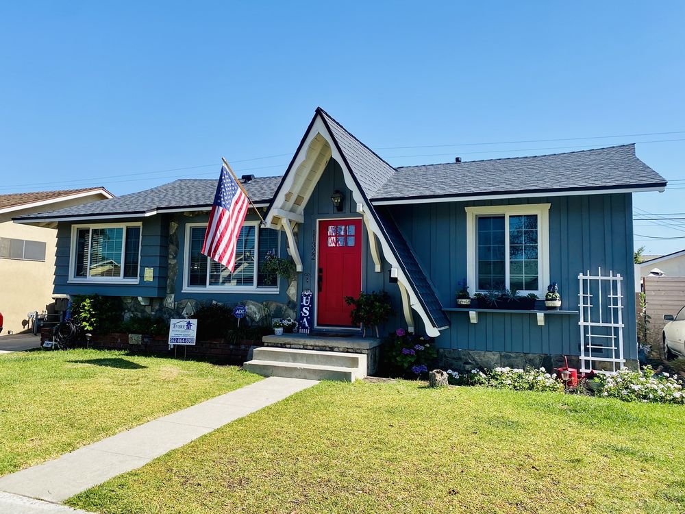 Slide of Everett Roofing