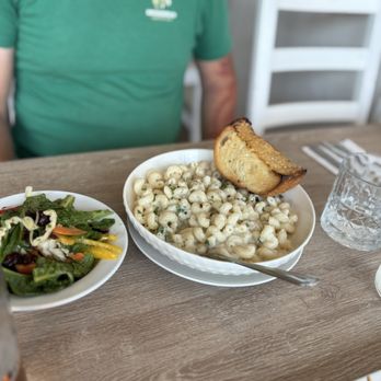 Little Billy's Steak House - Gorgonzola Mac and cheese comes with garlic bread and a choice of salad. House salad which had amazing Greek  flavours to it. - Steakhouses Near Me - Burnaby, British Columbia
