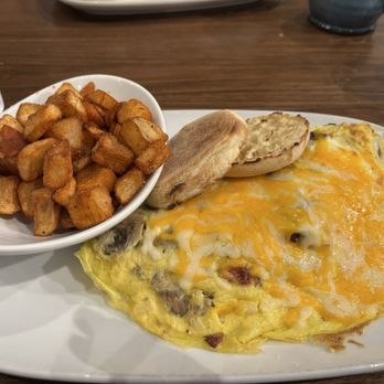 Another Broken Egg Cafe - The Supreme Omelette - American Near Me - Wichita, Kansas