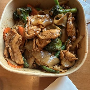 Big Mango Bangkok Kitchen & Bar - Thai Near Me - Riverton, Utah