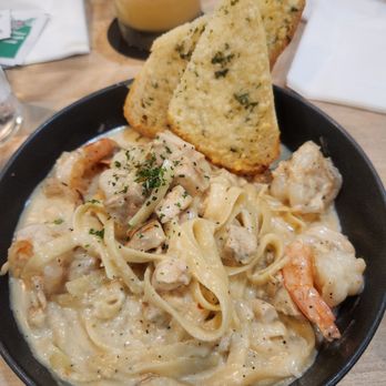 Corner Joint - Shrimp Fettuccine - Pizza Near Me - Lawndale, California Corner Joint - Shrimp Fettuccine - Pizza Near Me - Lawndale, California