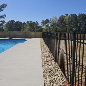 Wolf Fencing - Fences & Gates Near Me - Lyman, South Carolina Wolf Fencing - Fences & Gates Near Me - Lyman, South Carolina