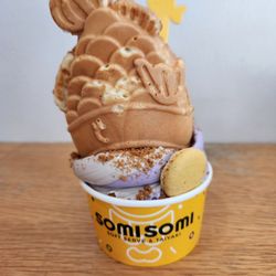 Somisomi - Ube and milk swirl