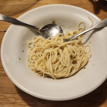 Olive Garden Italian Restaurant - Angel hair with mushroom sauce - Italian Near Me - Burbank, California Olive Garden Italian Restaurant - Angel hair with mushroom sauce - Italian Near Me - Burbank, California