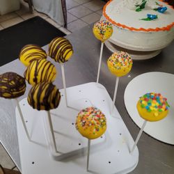 Caketastic Online - Cake Pops and Red Velvet Cakes
