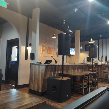 Crackpot Seafood Restaurant - Inside - Seafood Near Me - Baltimore, Maryland