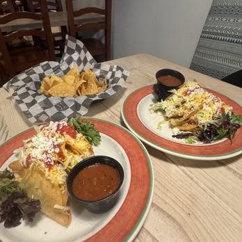 Dos Coyotes Border Cafe - Chicken and beef tacos - Mexican Near Me - Lincoln, California