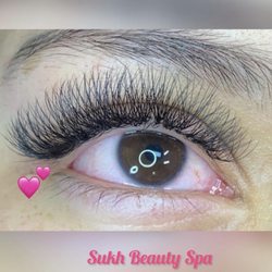 Sukh Beauty Spa - Eyelash extensions!