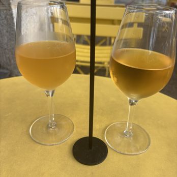 Dear Annie - Side by side the two oranges of the season - Wine Bars Near Me - Cambridge, Massachusetts