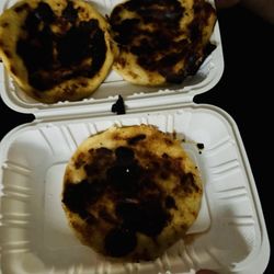 TORTAS HULA HULA - Burnt pipusas
