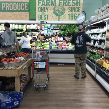 Leonard's Market - Grocery Near Me - Portola, California