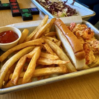 Under Canvas Acadia - Lobster roll - Hotels Near Me - Surry, Maine